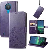 Voor Nokia 1.4 Vier-blad sluiting Reliëf Gesp Mobiele Telefoon Bescherming Lederen Case met Lanyard & Card Slot & Portemonnee & Beugel Functie (Paars)