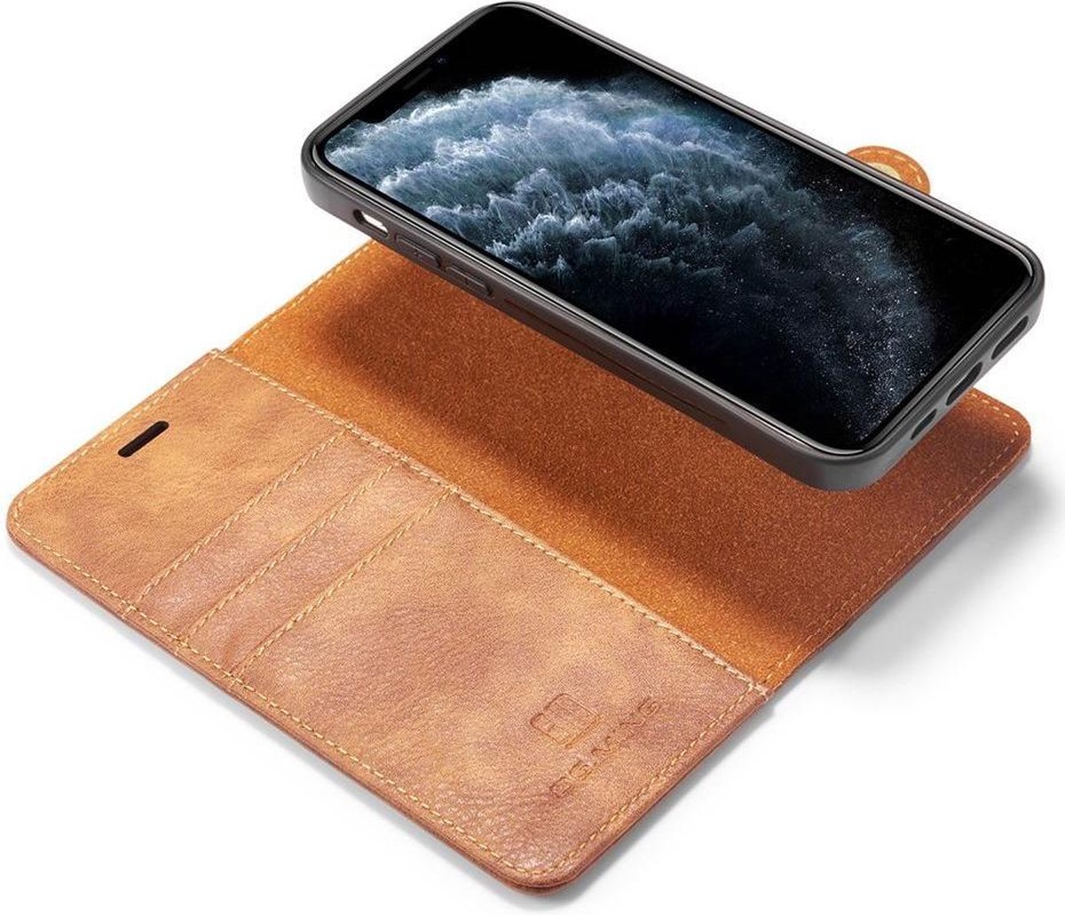 Apple iPhone 13 Pro Hoesje 2-in-1 Book Case en Back Cover Bruin