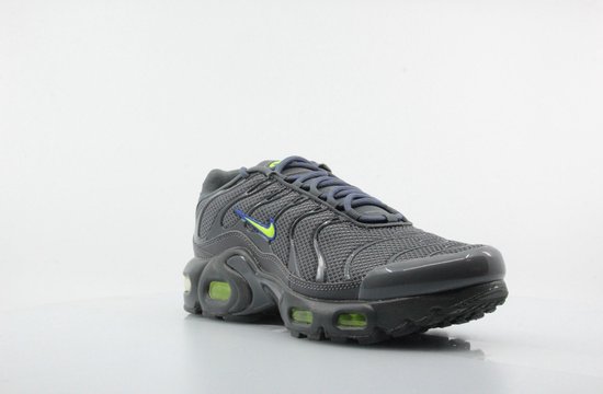 Nike Air Max Plus - Maat 38 1/2 | bol.com
