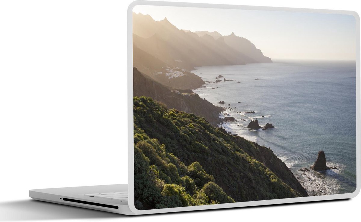 Afbeelding van product SleevesAndCases  Laptop sticker - 13.3 inch - De zonsopkomst langs de noordkust van Tenerife Spanje