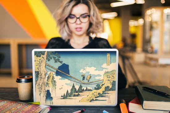 Sticker pour ordinateur portable - 15,6 pouces - Pont suspendu à la frontière de Hida et Etchu - peinture de Katshushika Hokusai