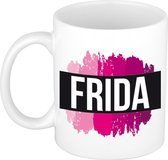 Frida  naam cadeau mok / beker met roze verfstrepen - Cadeau collega/ moederdag/ verjaardag of als persoonlijke mok werknemers