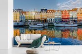 Papier peint Papier peint photo en vinyle - Maisons colorées avec des bateaux à Nyhavn largeur 330 cm x hauteur 220 cm - Tirage photo sur papier peint (disponible en 7 tailles)
