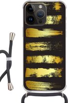 Geschikt voorApple Iphone 14 Pro - Crossbody Case - Gouden strepen op een zwarte achtergrond - Siliconen - Crossbody - Backcover met Koord - Telefoonhoesje met koord - Hoesje met touw