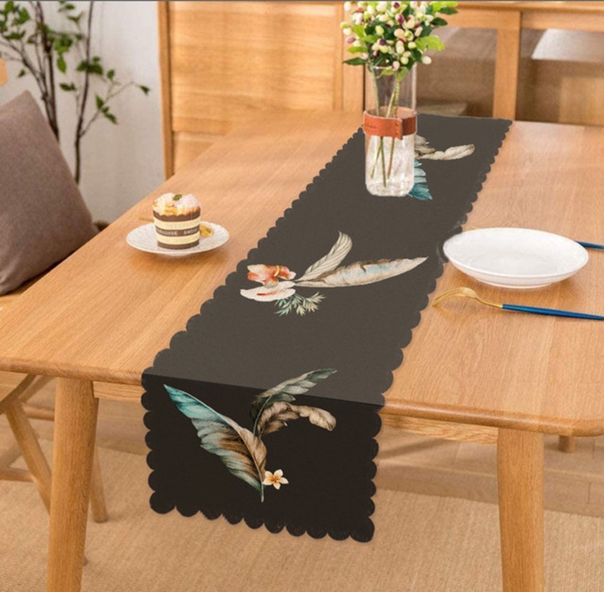 Tafelloper Vogels | Uniek design tafeldecor | Hoge kwaliteit textiel en print | Gemaakt in de EU - Nederland Tafelloper Vogels | Uniek design tafeldecor | Hoge kwaliteit textiel en print | Gemaakt in de EU - Nederland