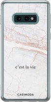Casimoda® hoesje - Geschikt voor Samsung S10e - C'est La Vie - Backcover - Siliconen/TPU - Bruin/beige