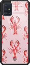 Casimoda® hoesje - Geschikt voor Samsung Galaxy A51 - Lobster All The Way - Luxe Hard Case Zwart - Backcover telefoonhoesje - Roze