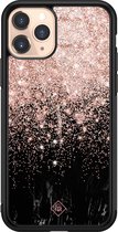 Casimoda® hoesje - Geschikt voor iPhone 11 Pro - Marmer Twist - Luxe Hard Case Zwart - Backcover telefoonhoesje - Rosekleurig