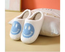 foto van Budino Smiley Pantoffels - Smiley Sloffen - Pantoffels - Sloffen - Dames en Heren - Wit Blauw - Maat 41/42