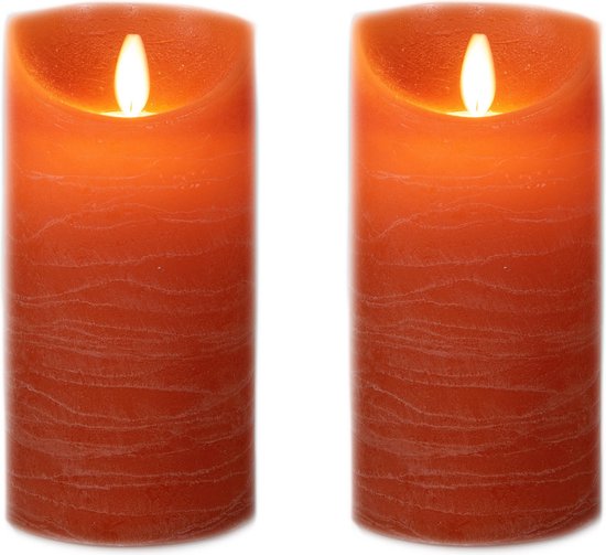 2x stuks led kaarsen/stompkaarsen oranje D7,5 x H15 cm – met timer – Woondecoratie – Elektrische kaarsen