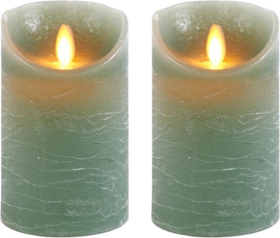 2x Jade groene LED kaarsen / stompkaarsen 12,5 cm - Luxe kaarsen op batterijen met bewegende vlam