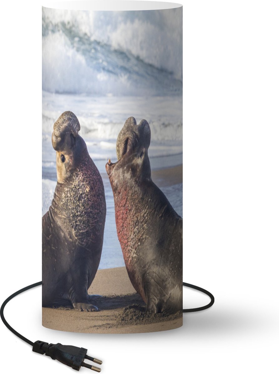 Lamp - Nachtlampje - Tafellamp slaapkamer - Zeekoe - Strand - Zand - 33 cm hoog - Ø14.3 cm - Inclusief LED lamp