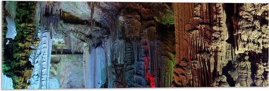 WallClassics - Verre Acrylique - Lampes Colorées dans une Grotte - 90x30 cm Photo sur Verre Acrylique (Avec Système de Suspension)