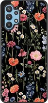 Leuke Telefoonhoesjes - Hoesje geschikt voor Samsung Galaxy A32 5G - Dark flowers - Backcover zwart - Bloemen - Zwart