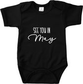 Baby Rompertje met tekst - See you in May - Zwart - Geboorte - Zwangerschap aankondiging - Pregnant - In verwachting - Pregnancy announcement  - Romper - Mei