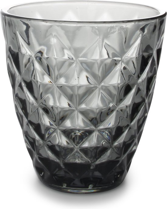 Een grijs glas met een diamantvormig patroon.