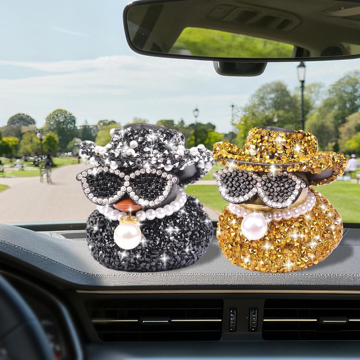 KZQ 2-delige strass eendjes voor auto-interieur - Glinsterende dashboarddecoratie met cowboyhoed ketting en zonnebril - Speelse accessoires voor in de auto - Multicolor