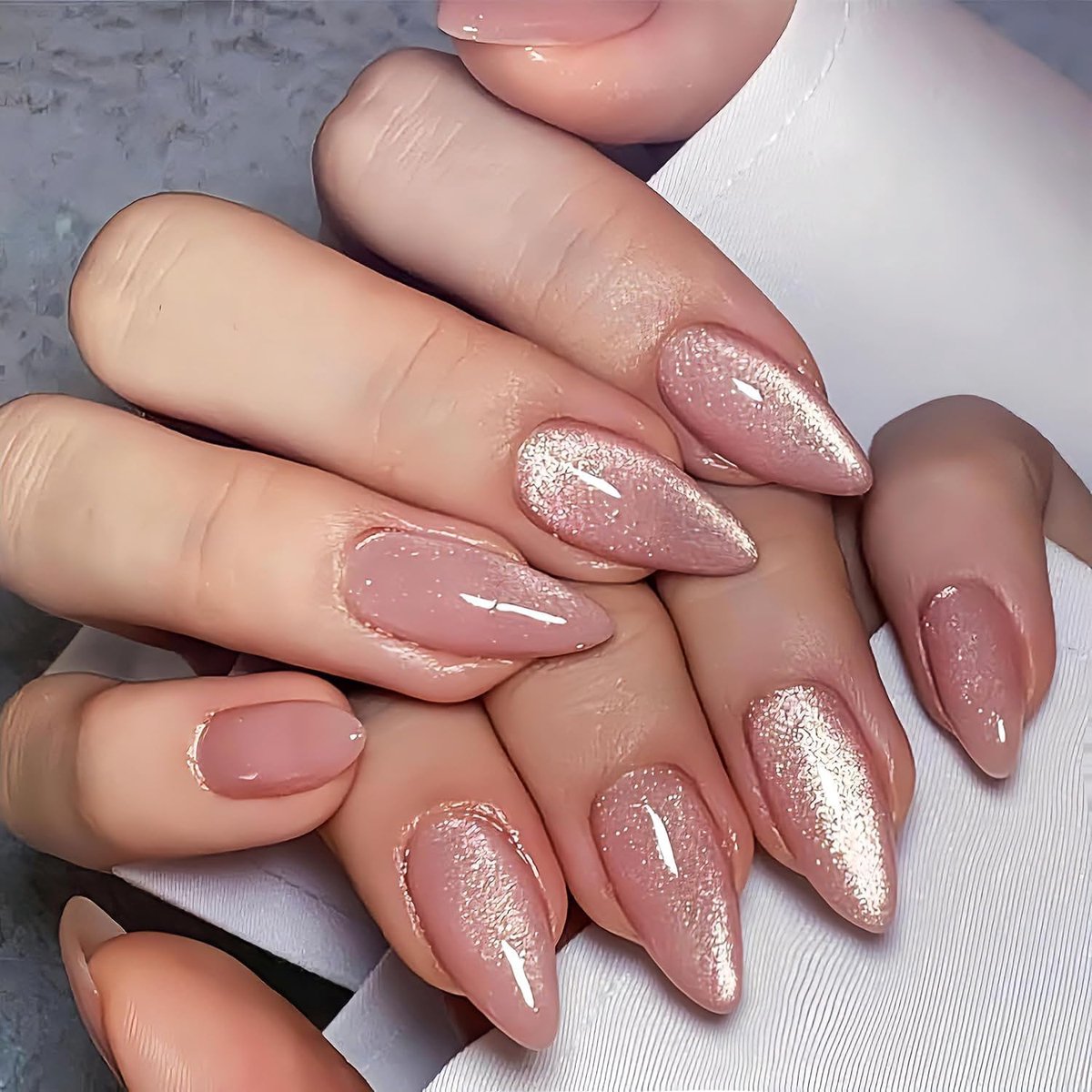 kunstnagels met nagellijm, amandel nude, roze, magnetisch, met nagellijm, naturel, fototherapie, acryl kunstnagels
