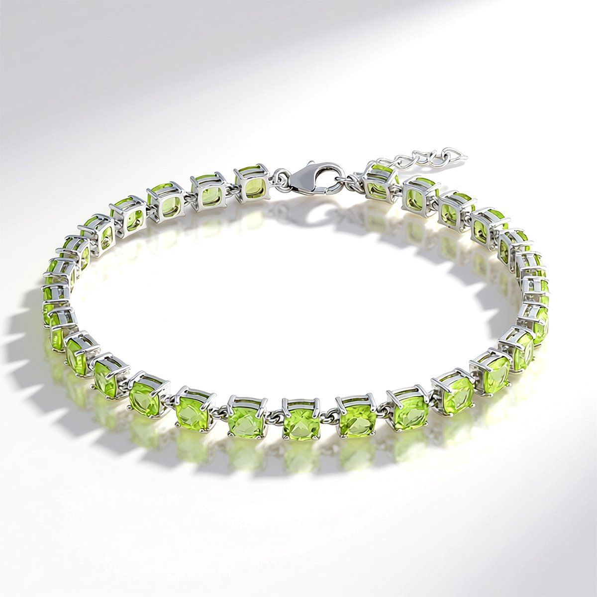 Cavill - Zilveren Armband 925 Sterling Zilver - 28 Birmese Peridoten 6,78 ct - Groene Edelsteen Armband Dames Verstelbaar Luxe Antiek