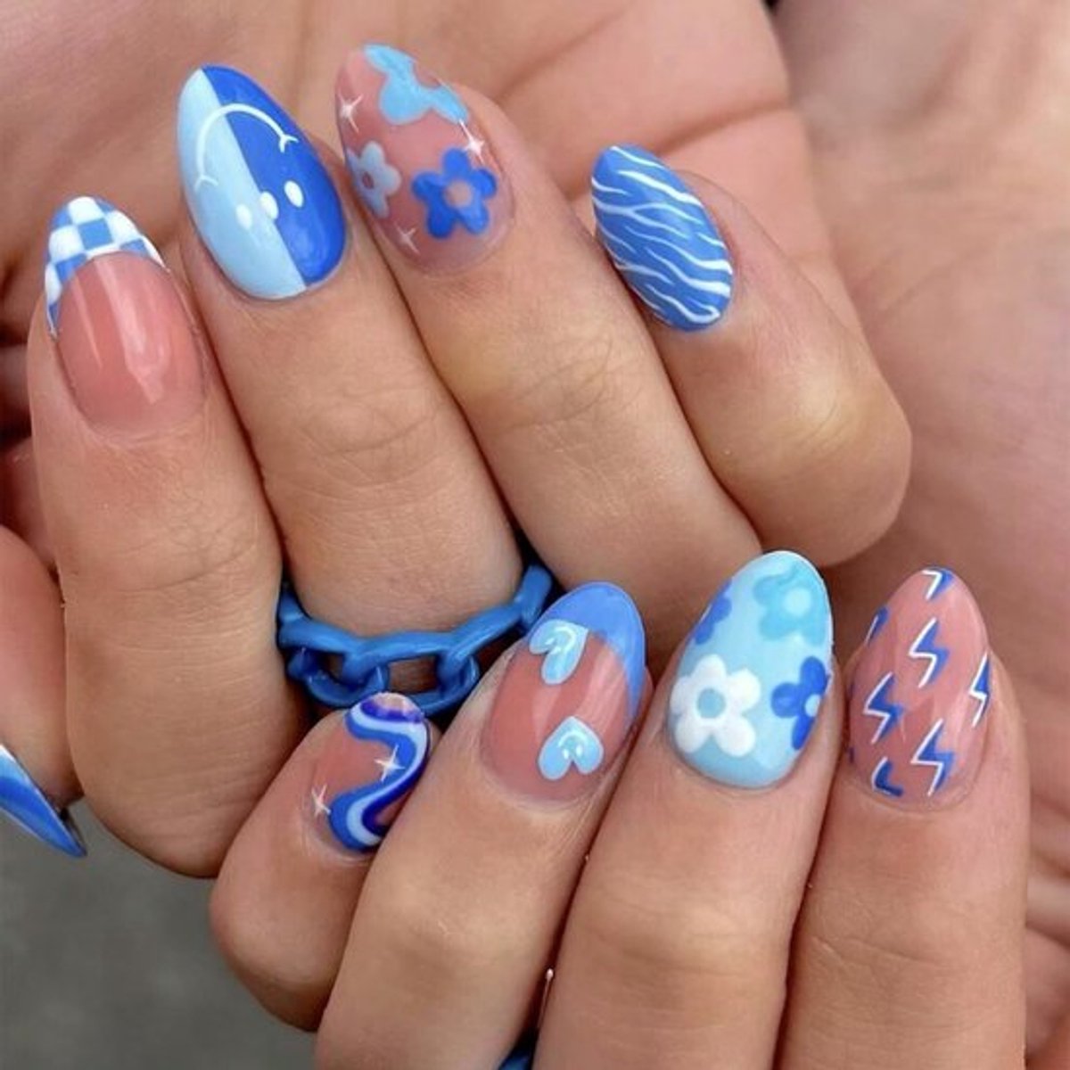 Kunstnagels Lange Amandelvormige - 24 Stuks - Bloemen/Bliksem Ontwerp - Milieuvriendelijk ABS - Inclusief Nagelvijl/Gelstickers - Nepnagels