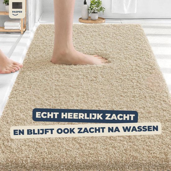 Beige badmat, heerlijk zacht en blijft zacht na het wassen.