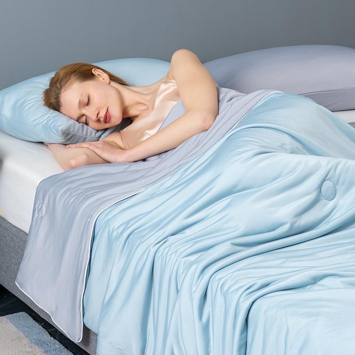 Koeldeken – Zomerse Ice Blanket – Lichtgewicht Zomerdekbed – Verkoelende Deken – 200 x 230 cm – Verkoelende Stof – Airco Deken – Machinewasbaar – Tweepersoonsformaat Zomerdeken – Geschikt voor Slaapkamer en Studentenkamer – Blauw