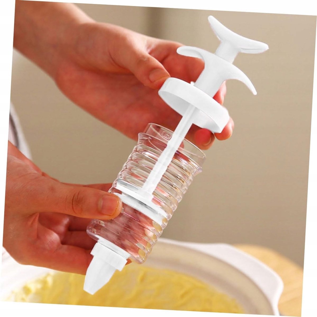 Taartdecoratie Spuit met 8 Decoratie Tips - KOKO KO-9447