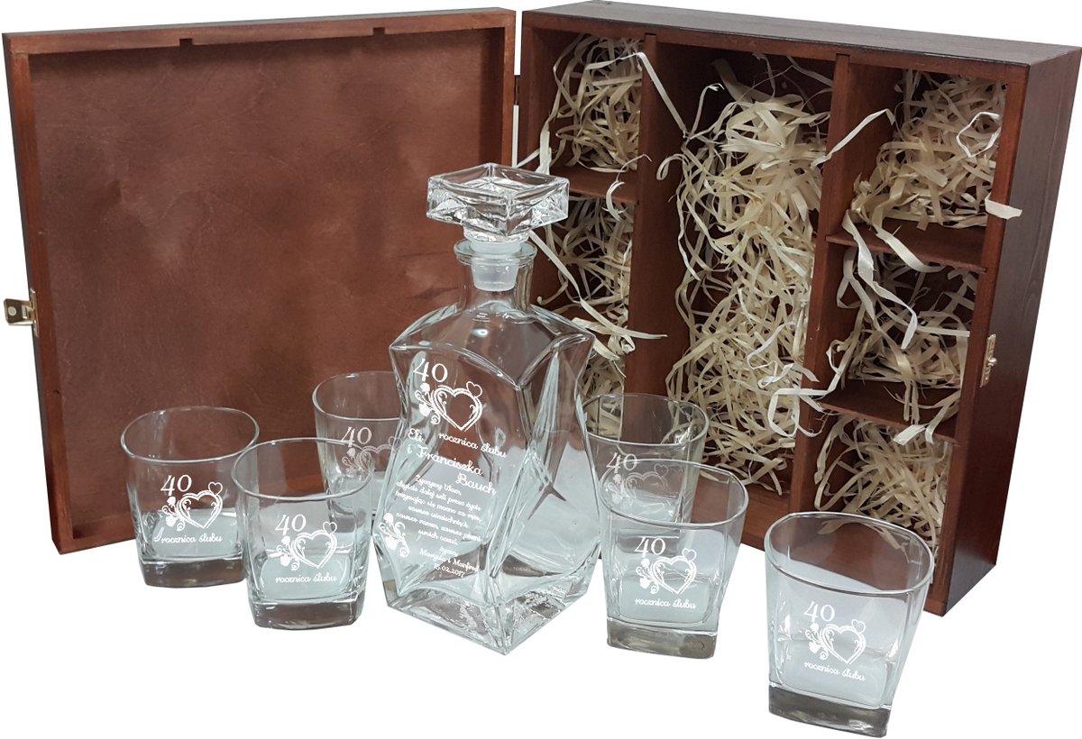 Gegraveerde karaf en 6 glazen in een houten kist - perfect cadeau