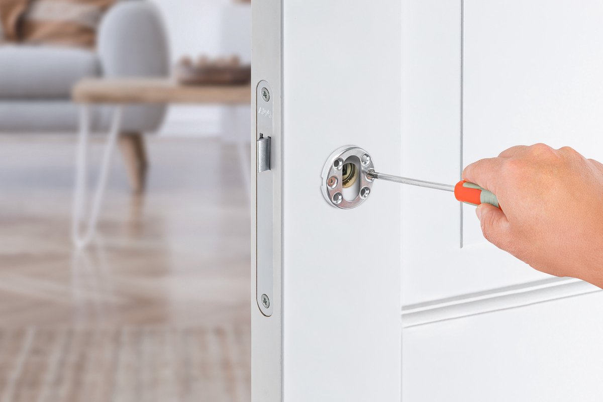 AXA Briton Klik Deurbeslagset Binnendeur - Kruk L geveerd - Ronde rozetten voor toilet en badkamer comfort - RVS