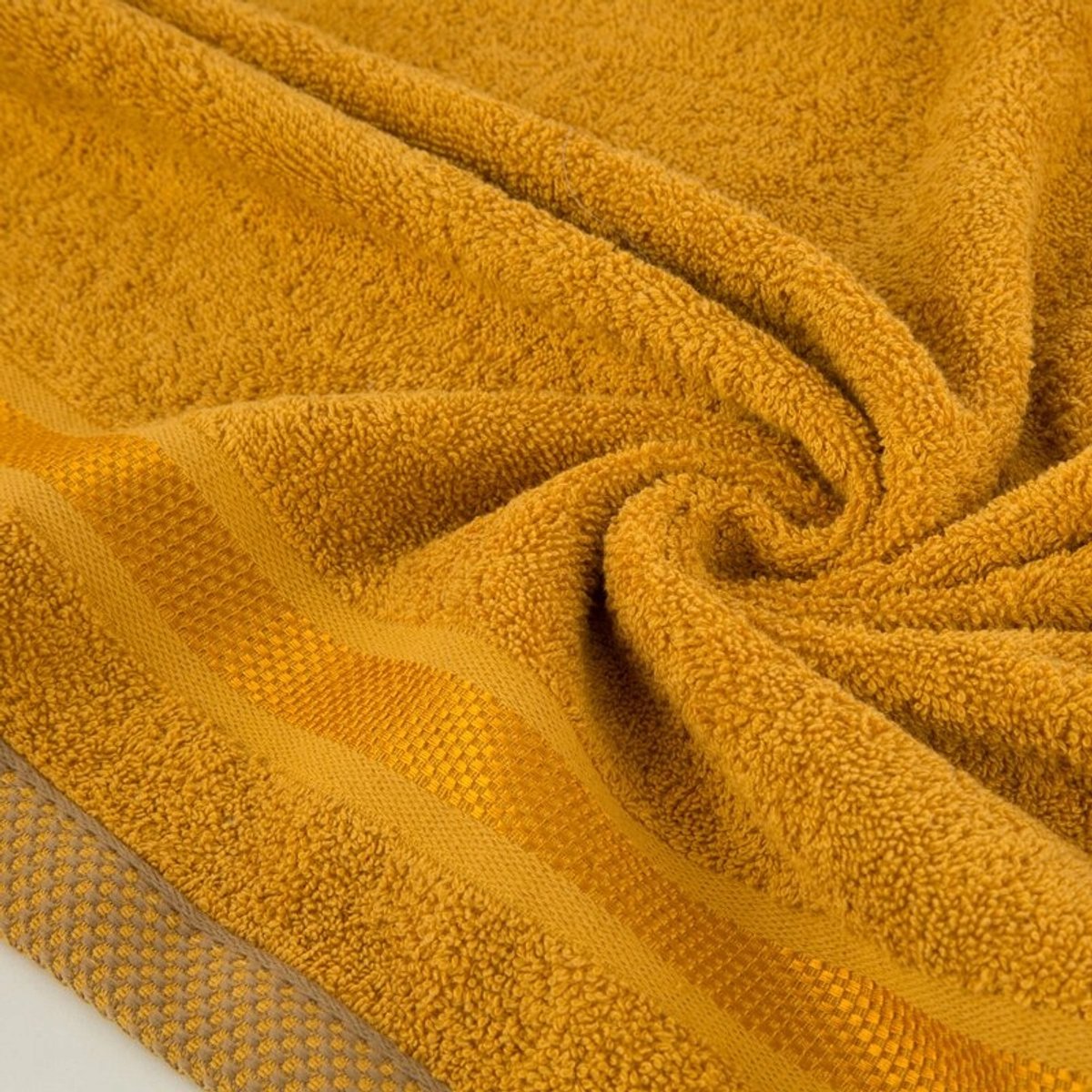 Abbie Badhanddoek 70x140cm Donkergeel Katoen Frotte 500 g/m²