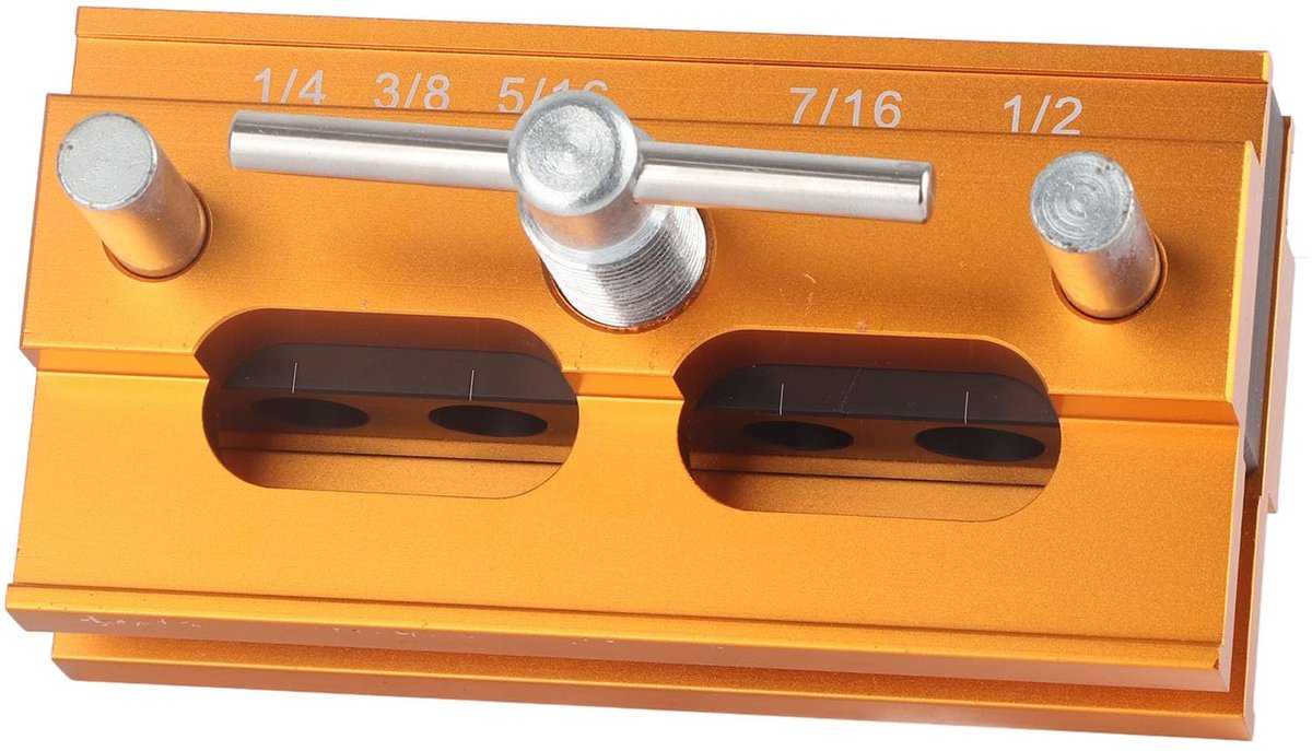 logo's van streamingdiensten samen en toon miniaturen met de volgende afbeeldingen: Dutton, All In, Cape Fear, House of the Dragon en Prime Video met de Nederlandse tekst 'Zoveel stream