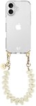 Telefoonhoesje met lanyard adapter. De adapter is een koord van beige hartjes en gouden details.