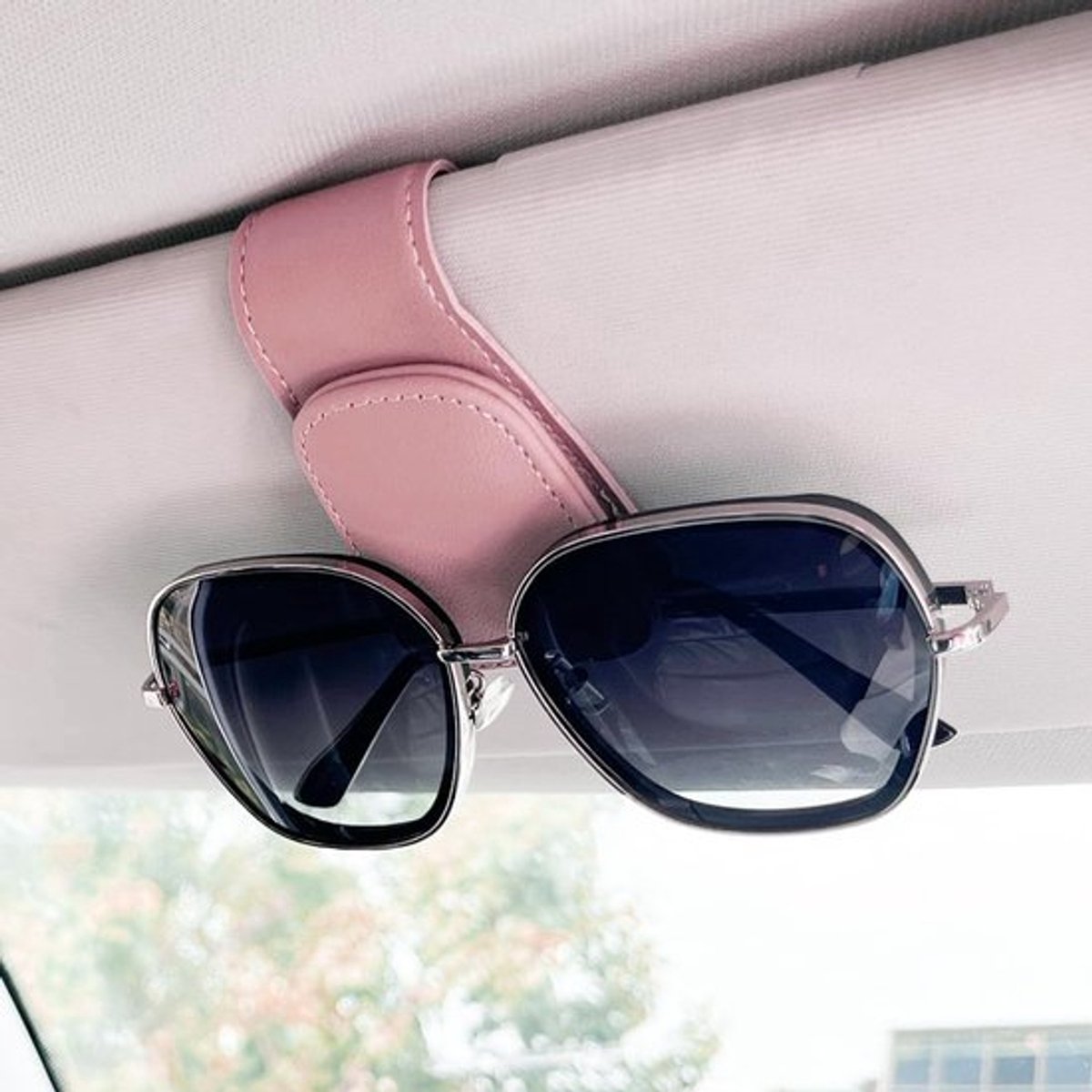 Autobrillenclip - auto accessories - brillenhouder - zonnebrilhouder auto - Brilclip - Accessoires voor de zonneklep in de auto - Brilhouder - Magnetisch - Microvezelleer - roze