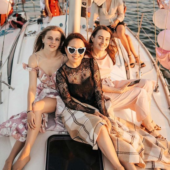 Married Zonnebril voor de bruid voor vrijgezellenfeest, witte hartvormige parelbril voor vrouwen, cadeauartikelen voor toekomstige bruidsfeesten — afbeelding 5