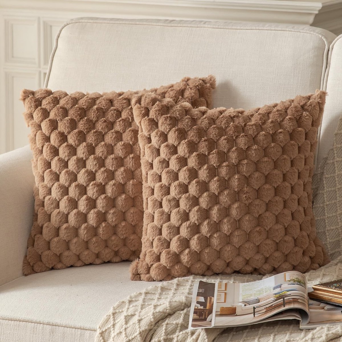 Omgoods - Set van 2 Bruine Fluffy Kussenhoezen 50 x 50 cm