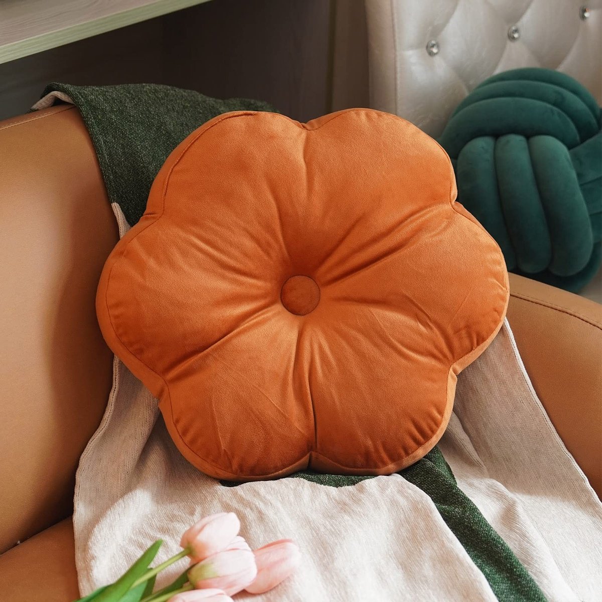 Omgoods - Bloemvormige Velvet Kussen in Burnt Orange 40 x 40 cm