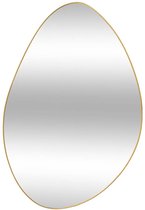 Organische wandspiegel met goudkleurig frame op een witte achtergrond.