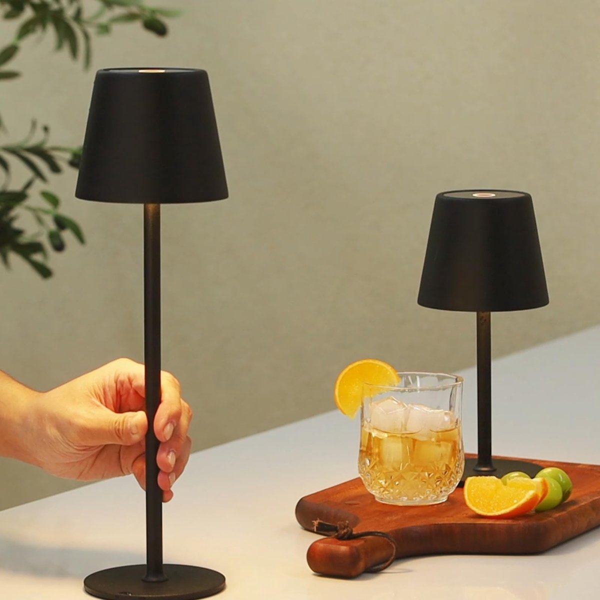 Omgoods - Draadloze Tafel Lamp met Dimbare Touchscreen en 3 Kleur Temperaturen