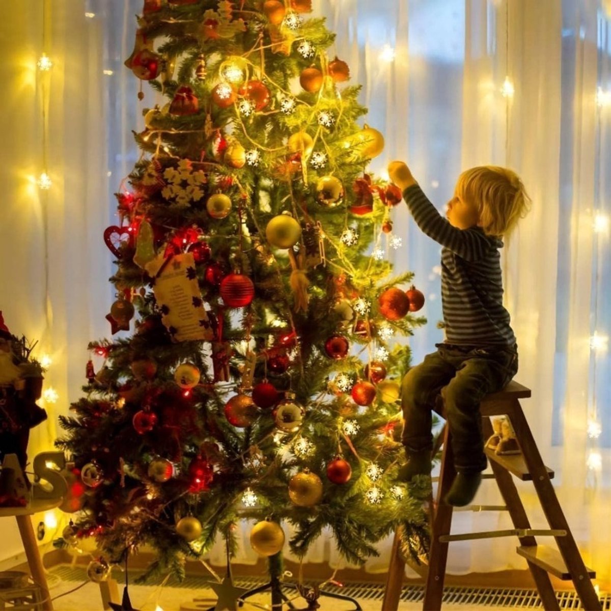 Sneeuwvlok LED Slingerlamp - 6m 40 Lampjes Warm Wit | Batterij gevoed(exclusief batterijen) | 2 Lichtstanden continu & knipperend, Kerst Feestdecoratie Binnen en Buiten- Sfeervolle decoratie binnenshuis — cadeau in Wonen & Interieur - foto 6