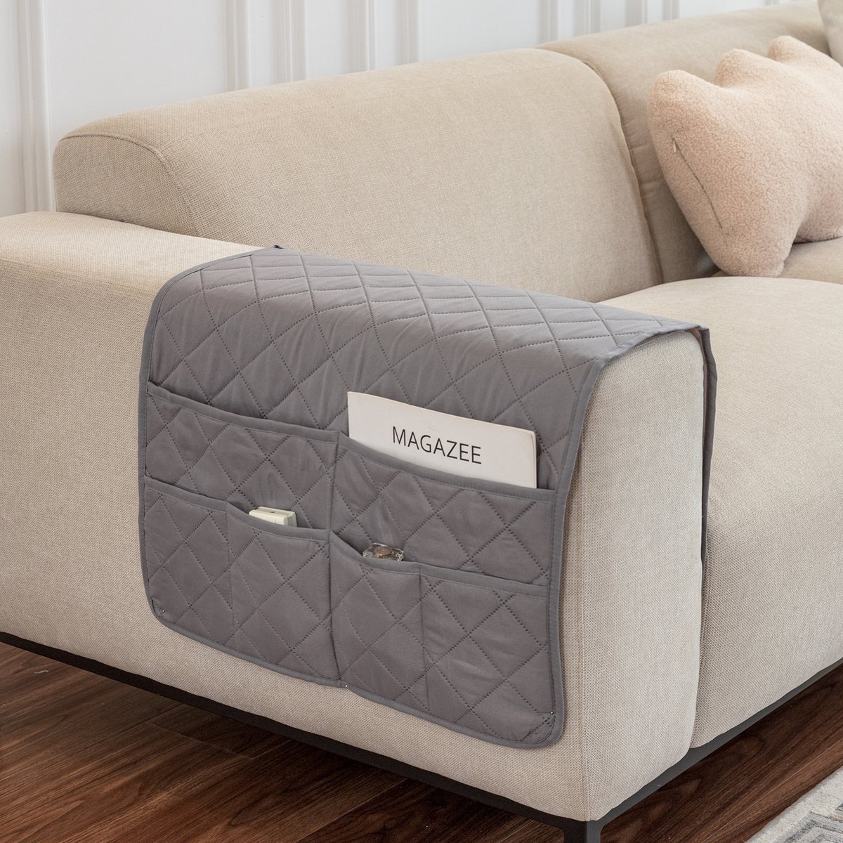 Opbergtas voor armleuningen van banken - Armleuningkussen voor banken - 50*90 cm - Geschikt voor relaxfauteuils, fauteuils en armleuningen van banken - Met 6 vakken - Geschikt voor tijdschriften, afstandsbedieningen, etc. - Grijs