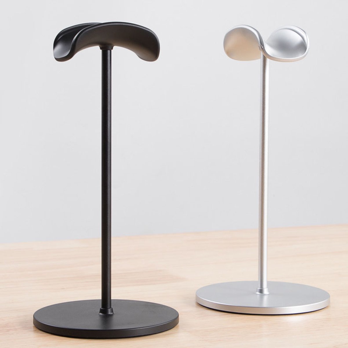 Hoofdtelefoonstandaard - Over-ear hoofdtelefoonstandaard - Hoofdtelefoondisplaystandaard - Hoofdtelefoonhouder - 12x24,5x5cm - Set van twee - Geschikt voor het tentoonstellen en opbergen van hoofdtelefoons - Zwart, zilver