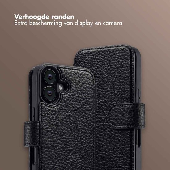 Close-up van de zwarte telefoonhoes die verhoogde randen heeft voor extra scherm- en camerabescherming.
