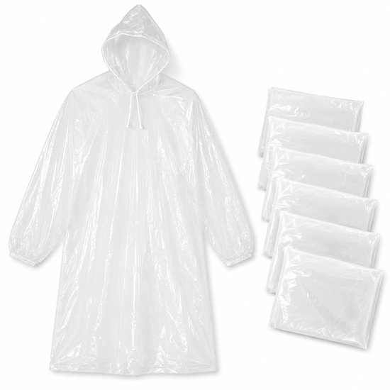 Een transparante regenponcho met capuchon en zes verpakte poncho's ernaast.