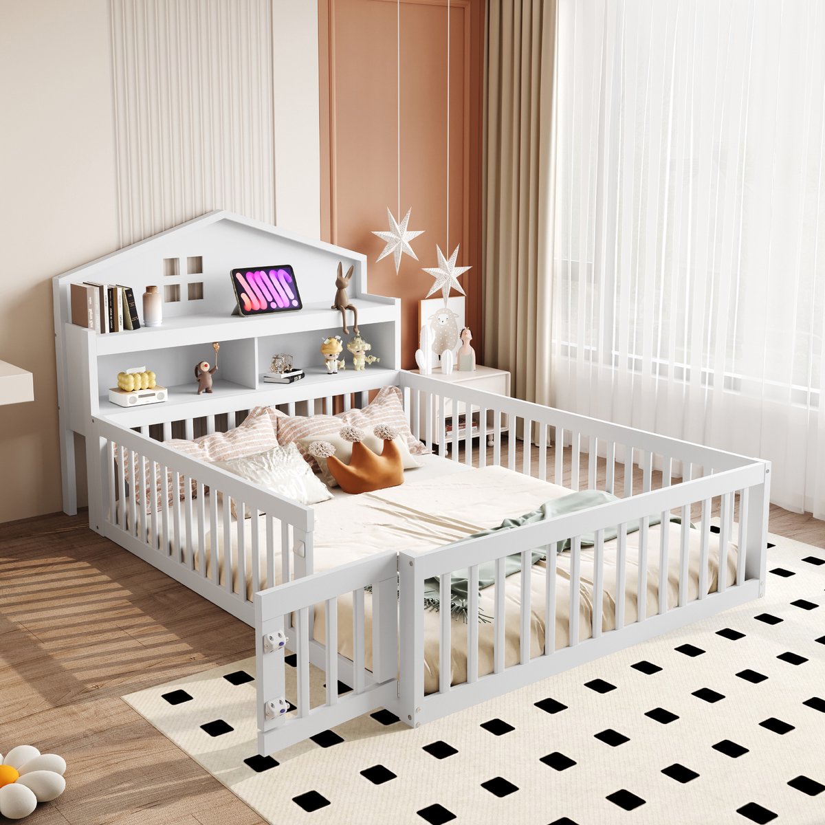 Kinderbed in huisvorm 140x200 cm - Schoolbord, opbergvakken en deur - Wit - Massief grenenhout - Veiligheidshek - Inclusief lattenbodem - Speelhuis met opbergruimte in het hoofdeinde