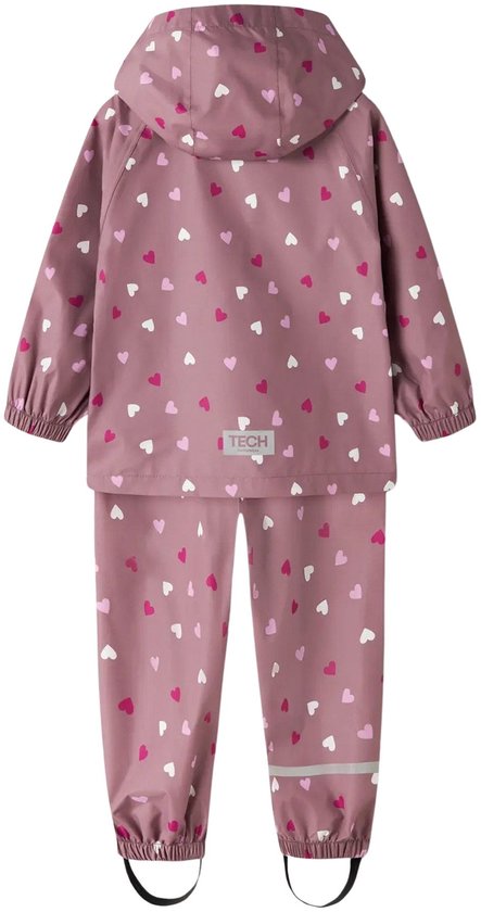 Roze regenpak met all-over hartjesprint in wit, lichtroze en fuchsia.