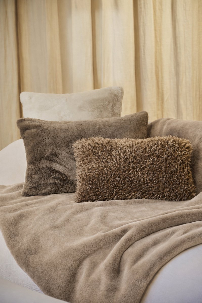 Rino & Pelle Home textiles - Keslin faux fur blanket - Bruin