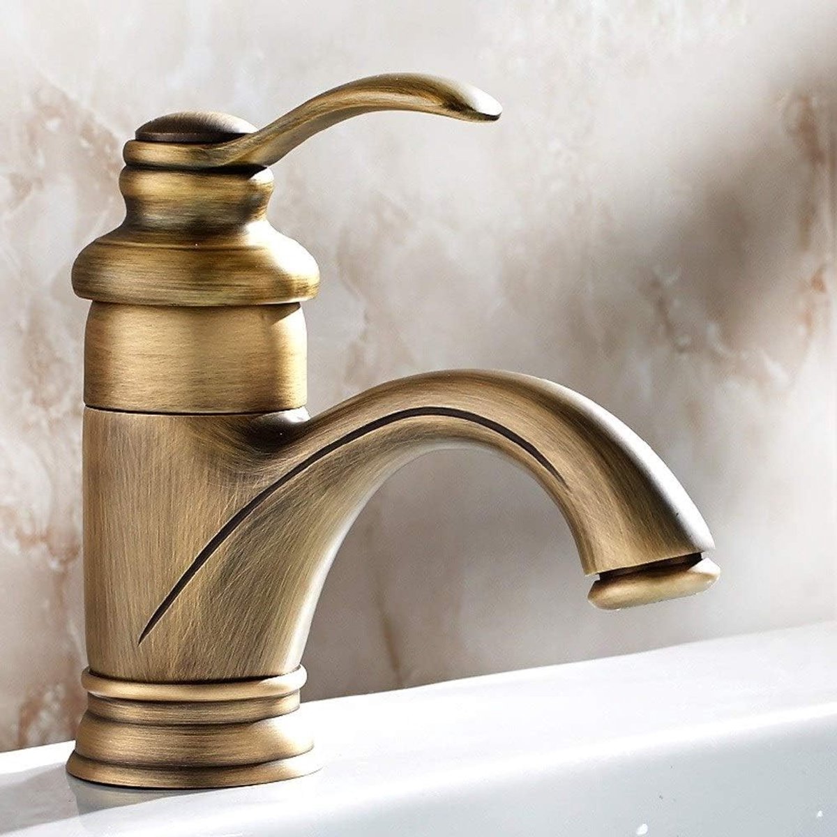 Antieke Retro Badkamerkraan voor Wastafel - Europese Mixkraan met Warm en Koud Water in Vintage Stijl, Ideaal voor Toilet en Balkon