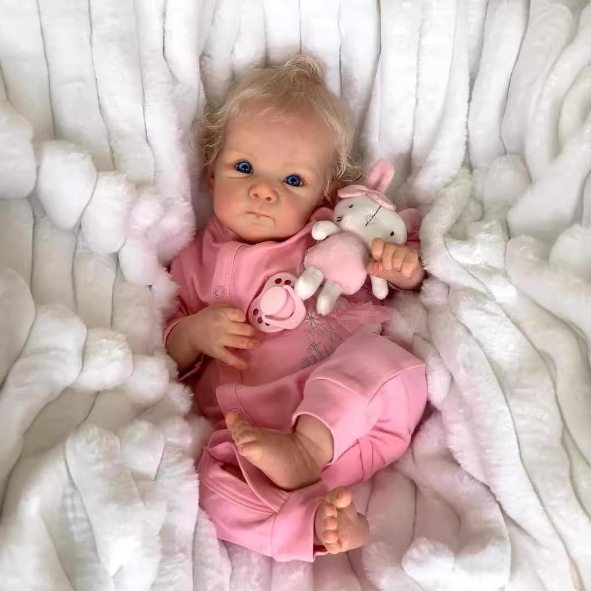 Levensgetrouwe Pop - Babypop Meisje - Spelen en Verzorgen - Handgemaakt Gedetailleerd - 48 cm - Blond