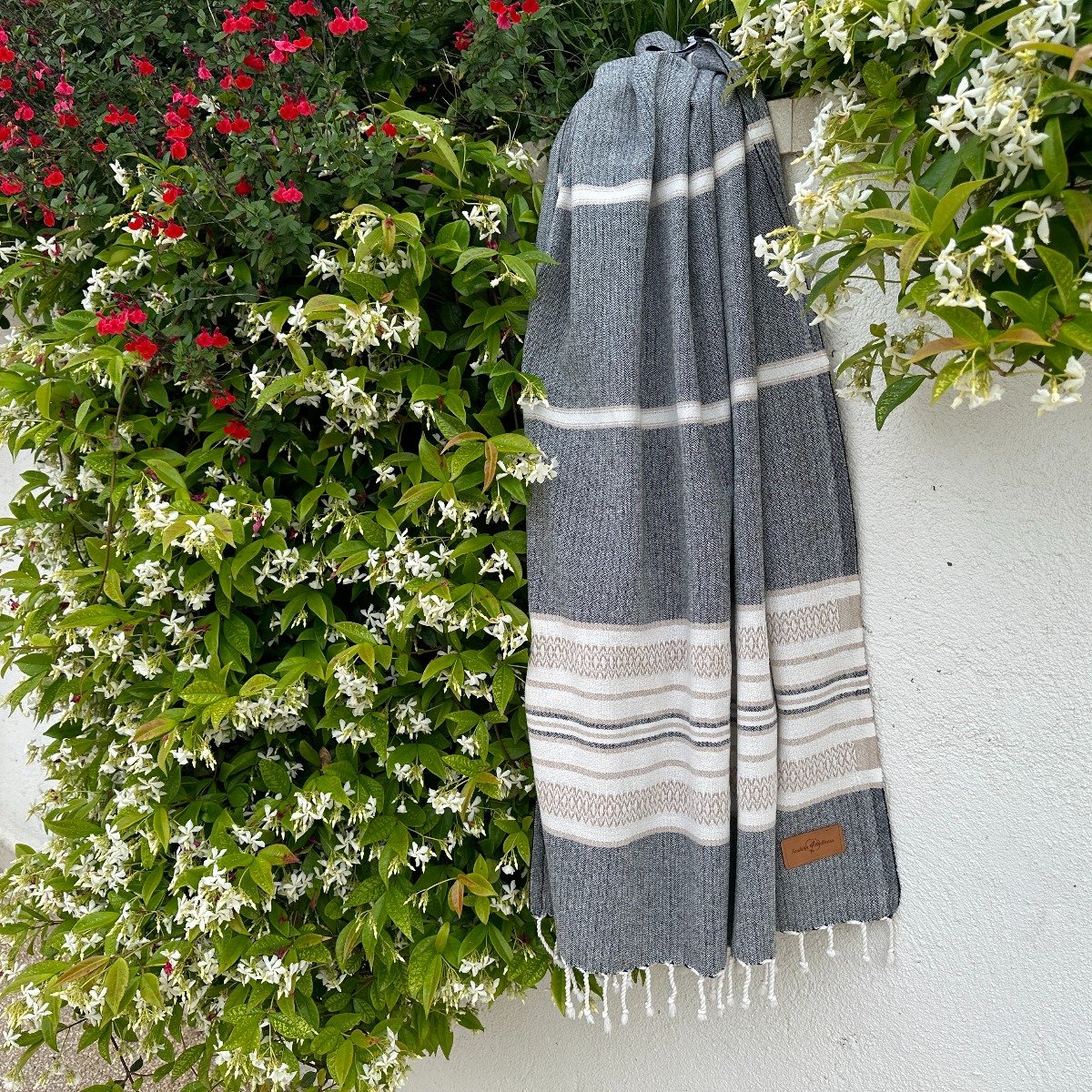 Fashion4wellness HAMAMDOEK SEA ME BLACK- BEIGE Pestemal - saunadoek - dun strandlaken - hammamtowel