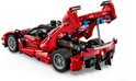 LEGO Technic Ferrari FXX K modelauto, rood, met openklapbare achterklep en zichtbare motoronderdelen.